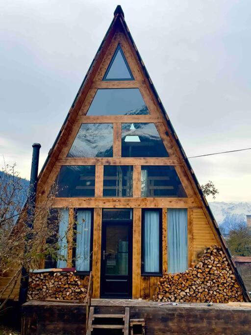 A-Frame 梅斯蒂亚 外观 照片