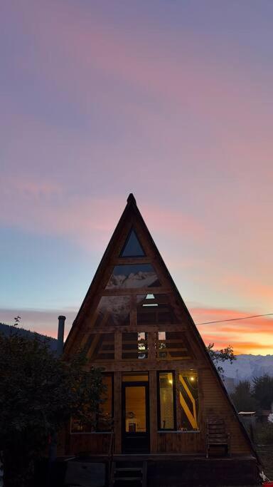 A-Frame 梅斯蒂亚 外观 照片