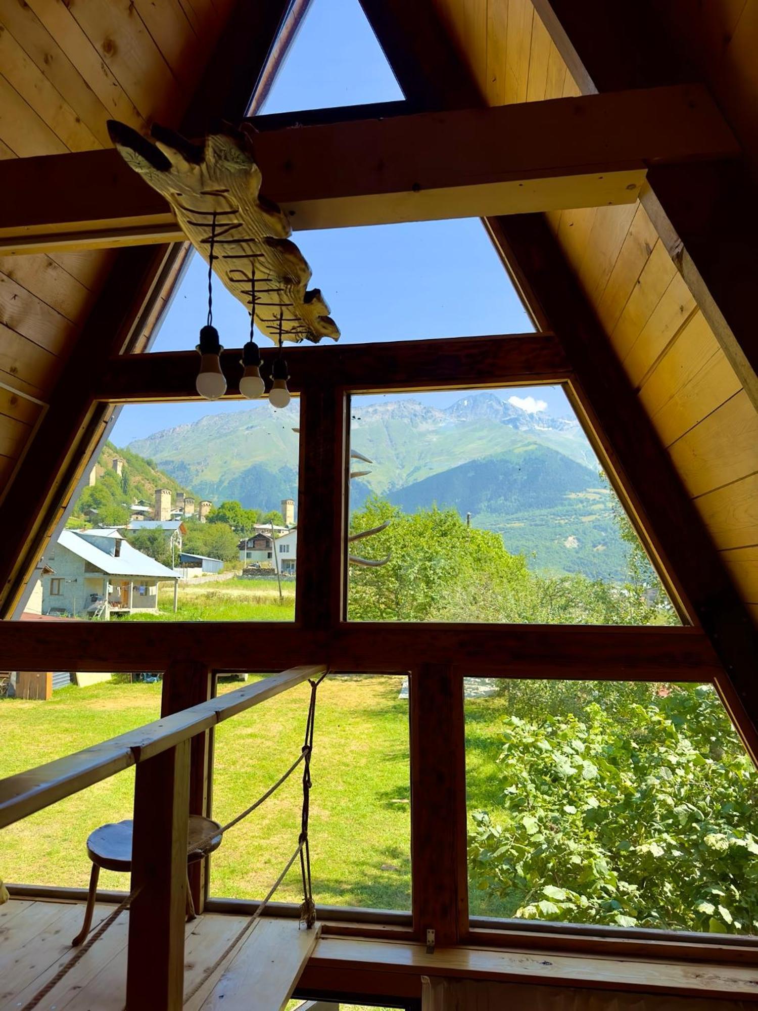A-Frame 梅斯蒂亚 外观 照片